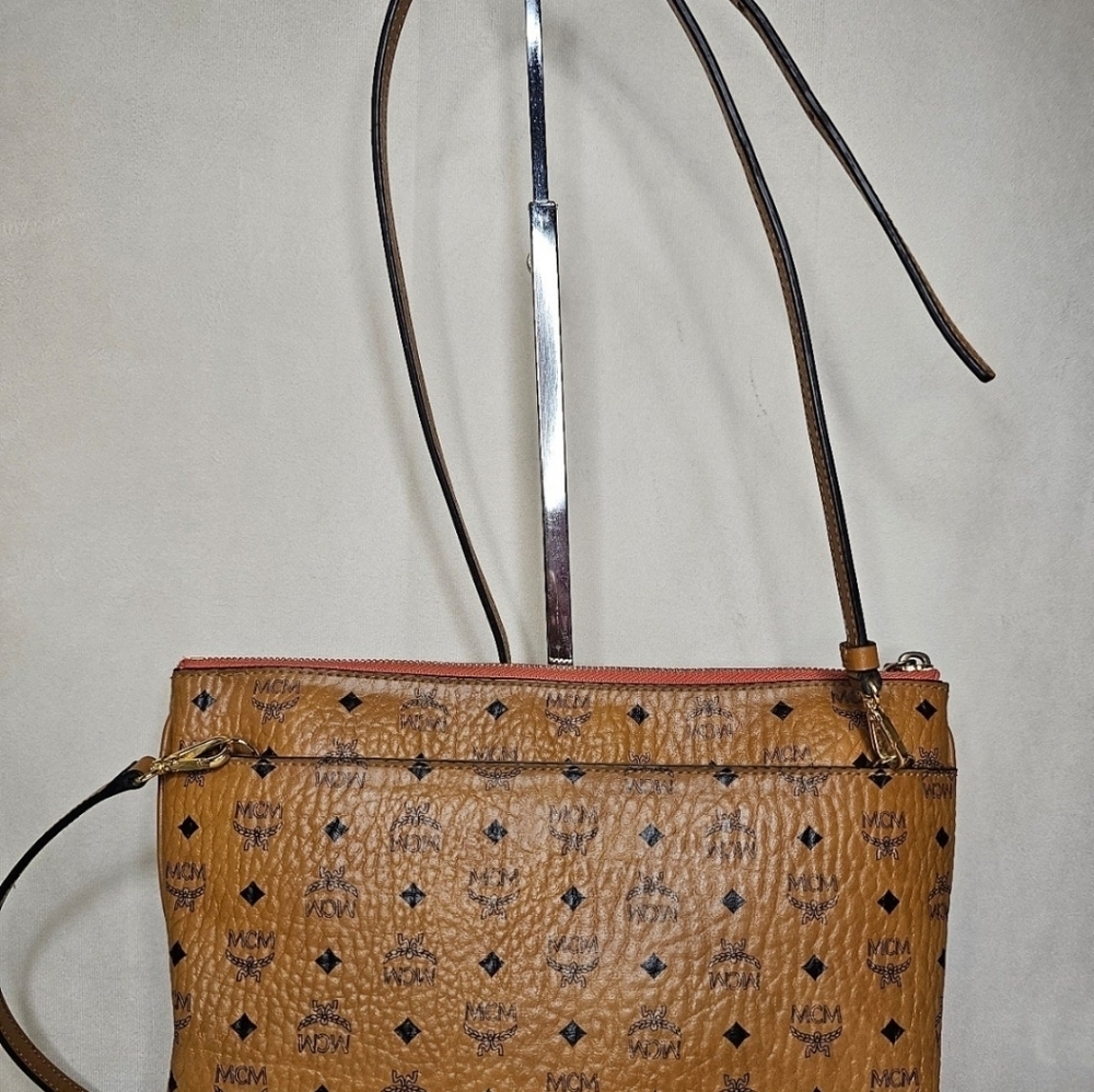 🤎▪️MCM▪️ VISETOS LIMITED Edition cognac crossbody/ Clutch MONKEY BAG - Picture 4 of 14